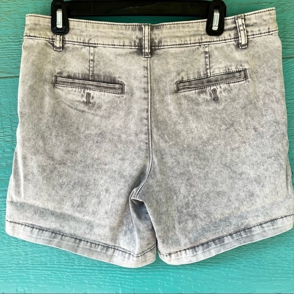 ANTHROPOLOGIE RELAXED JEAN SHORTS NWOT SIZE 28 - Picture 3 of 9